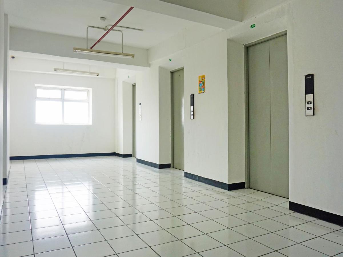 Oyo 91593 San San Rooms Apartment Gunung Putri Square Gunungputri Eksteriør billede